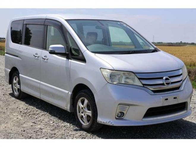 セレナ2.0 ハイウェイスター Vエアロセレクション 4WD　検2年　自社　ローンカノウ　バックカメラ 2000