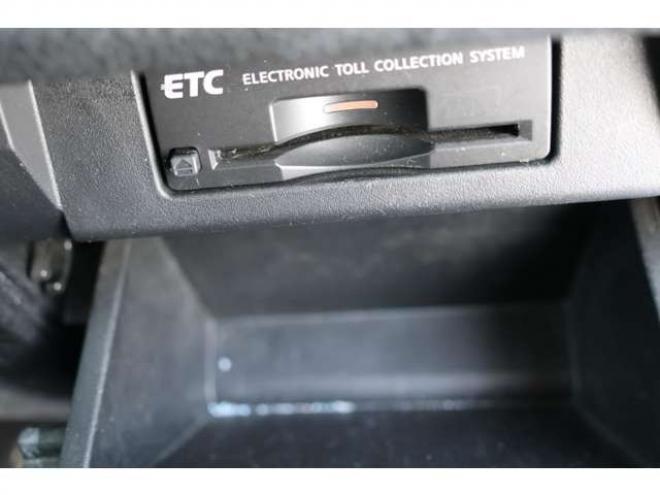 エルグランド2.5 250ハイウェイスター 4WD　検2年　ETC　アラウンドビューモニター　ブルートゥース　自社　ローンカノウ 2500