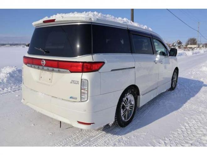 エルグランド2.5 250ハイウェイスター 4WD　検2年　ETC　アラウンドビューモニター　ブルートゥース　自社　ローンカノウ 2500