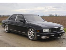 シーマ　3.0 ツーリング　検二年　ターボ 2WD 3000