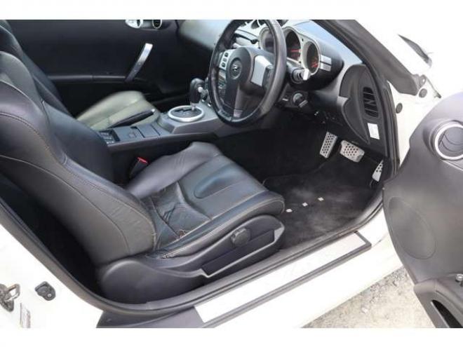 フェアレディZ3.5 バージョン T　検R8/11　自社　ローンカノウ　黒革シート 2WD 3500