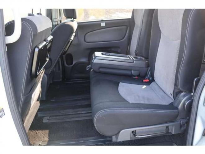 セレナ2.0 ライダー ブラックライン 4WD　検R8/2　自社　ローンカノウ　両電スラ 2000