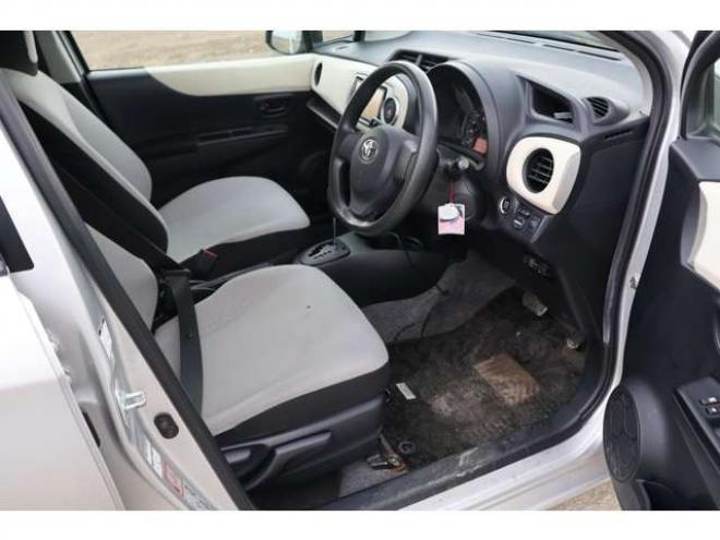 ヴィッツ1.3 F 4WD　検2年　自社　ローンカノウ 1300