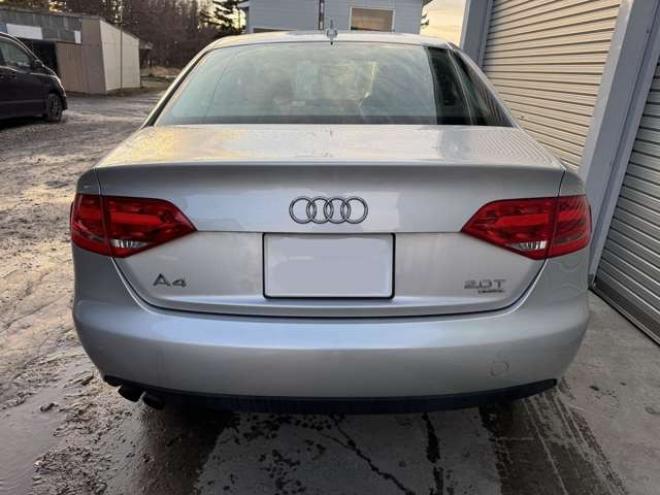 アウディA4 2.0 TFSI クワトロ 4WD　ワンオーナー車　ナビ　TV 正規輸入車 2000