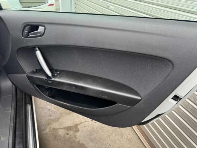 アウディTT クーペ 2.0 TFSI クワトロ 4WD　ナビ　TV　Bカメラ　Bluetooth　夏冬タイヤ 正規輸入車 2000