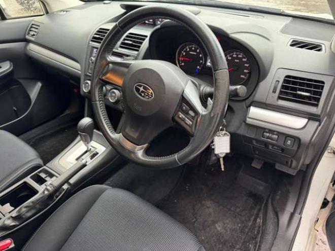 インプレッサスポーツ 2.0 i アイサイト 4WD　ナビ　TV　Bカメラ　Egスターター　夏冬タイヤ 2000