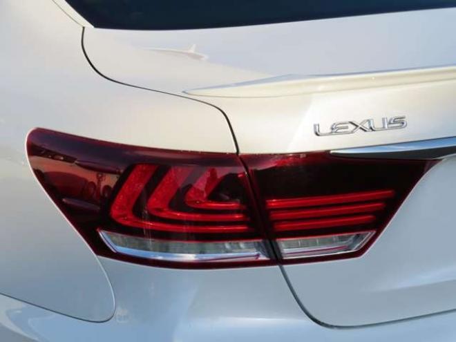 レクサスLS 460 バージョンC Iパッケージ　エンジンスターター・ETC・ステアリングヒーター・シートヒーター・革シート・クルーズコントロール 2WD 4600