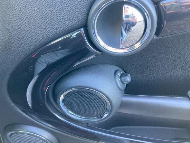 ミニクラブマン クーパー　サクラ・エディション日本 ETC ナビ 革シート キーレスエントリー パワーシート 正規輸入車 2WD 1600