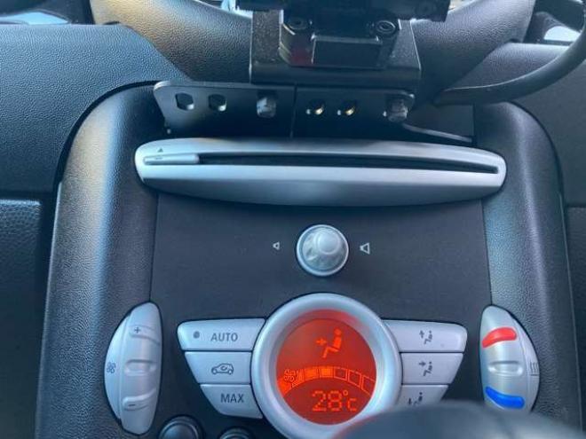 ミニクラブマン クーパー　サクラ・エディション日本 ETC ナビ 革シート キーレスエントリー パワーシート 正規輸入車 2WD 1600