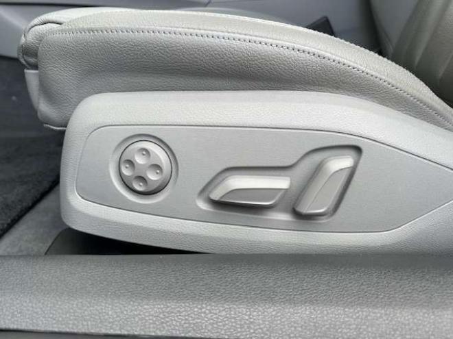 アウディA5 2.0 TFSI クワトロ スポーツ 4WD　ガラスルーフ・グレーレザー・バーチャルコックピット・純正ナビ・地デジ・純正19AW・マトリクスヘッドライト・法定12ヵ月点検整備付・19インチスタッドレスタイヤセット(オプション) 正規輸入車 2000