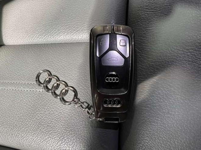 アウディA5 2.0 TFSI クワトロ スポーツ 4WD　ガラスルーフ・グレーレザー・バーチャルコックピット・純正ナビ・地デジ・純正19AW・マトリクスヘッドライト・法定12ヵ月点検整備付・19インチスタッドレスタイヤセット(オプション) 正規輸入車 2000