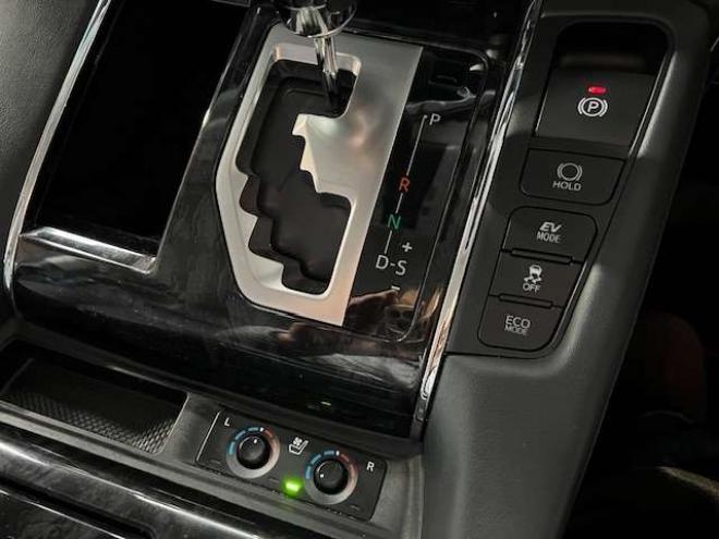 アルファードハイブリッド 2.5 SR Cパッケージ E-Four 4WD　3眼LED・純正ナビ・リアモニター・パワーバックドア・夏冬タイヤ付・1500W給電・ベンチレーターシート・パワーシート・アダプティブクルーズコントロール・ステアリングヒーター・検令和9年6月・本州仕入車両 2500