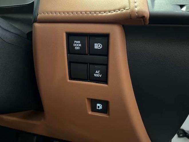 ヴェルファイアハイブリッド 2.5 Zプレミア E-Four 4WD　屋内保管・ワンオーナー・ブラウンレザー 登録済未使用車 2500