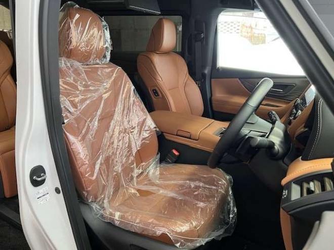 ヴェルファイアハイブリッド 2.5 Zプレミア E-Four 4WD　屋内保管・ワンオーナー・ブラウンレザー 登録済未使用車 2500