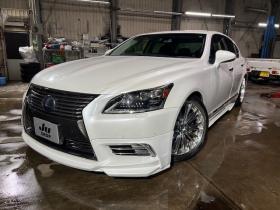 レクサス　LSハイブリッド 600h バージョンC Iパッケージ 4WD　WALD&モデリスタエアロ・左右出しマフラー・20インチAW・エアサスコントローラー・ブラックレザー・パワートランク・純正HDDナビ・バックモニター・純正エンジンスターター・カードキー 5000