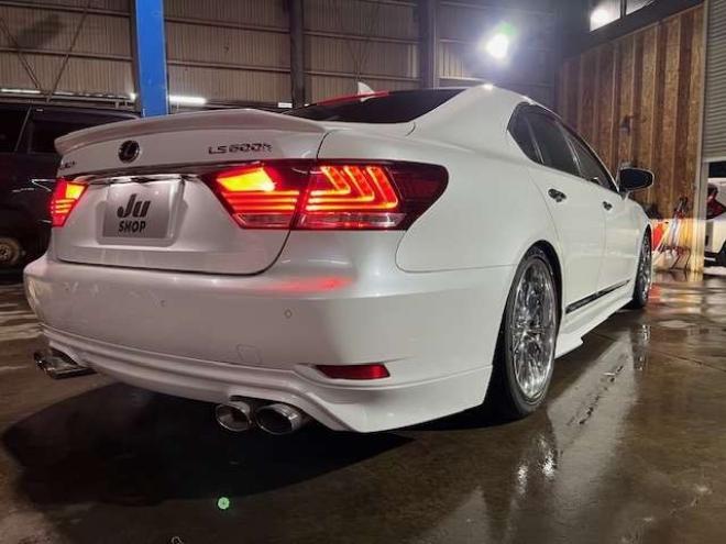 レクサスLSハイブリッド 600h バージョンC Iパッケージ 4WD　WALD&モデリスタエアロ・左右出しマフラー・20インチAW・エアサスコントローラー・ブラックレザー・パワートランク・純正HDDナビ・バックモニター・純正エンジンスターター・カードキー 5000