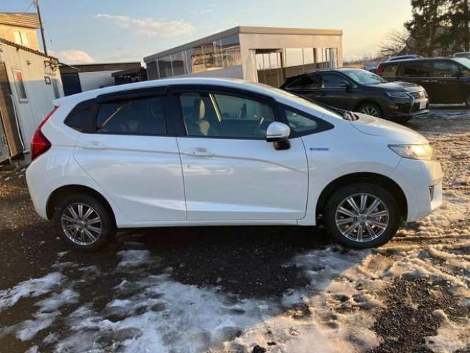 フィット1.5 ハイブリッド Lパッケージ 4WD　 1500