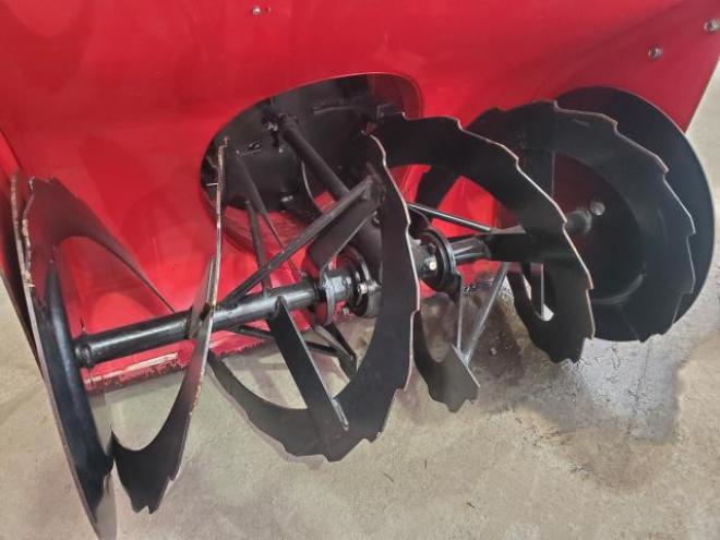 除雪機ヤナセY8-11GX
80cm 11馬力 