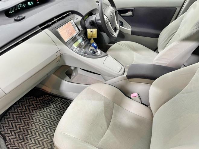 プリウス1.8S 5年保証 スマキー ナビTV Bカメ ETC 寒冷地仕様 禁煙 車検整備2年付 修復歴無