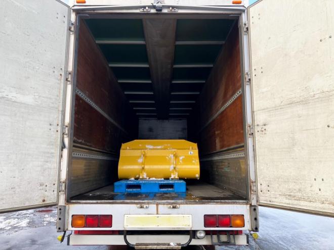 プロフィア中古　3軸低床ウイング　大型トラック