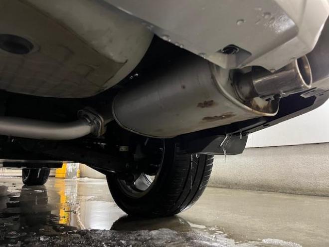 フォレスターアドバンス　寒冷地仕様　禁煙車　安全装備アイサイト　パワーバックドア　純正ブラックハーフレザーシート　純正１８インチＡＷ　スタッドレスタイヤ付　純正ナビ　フルセグ地デジ　Ｂｌｕｅｔｏｏｔｈ　バックカメラ　ＥＴＣ 4WD 2000 5Dr