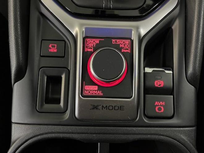 フォレスターアドバンス　寒冷地仕様　禁煙車　安全装備アイサイト　パワーバックドア　純正ブラックハーフレザーシート　純正１８インチＡＷ　スタッドレスタイヤ付　純正ナビ　フルセグ地デジ　Ｂｌｕｅｔｏｏｔｈ　バックカメラ　ＥＴＣ 4WD 2000 5Dr