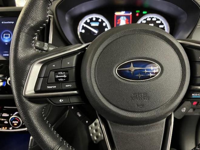 フォレスターアドバンス　寒冷地仕様　禁煙車　安全装備アイサイト　パワーバックドア　純正ブラックハーフレザーシート　純正１８インチＡＷ　スタッドレスタイヤ付　純正ナビ　フルセグ地デジ　Ｂｌｕｅｔｏｏｔｈ　バックカメラ　ＥＴＣ 4WD 2000 5Dr