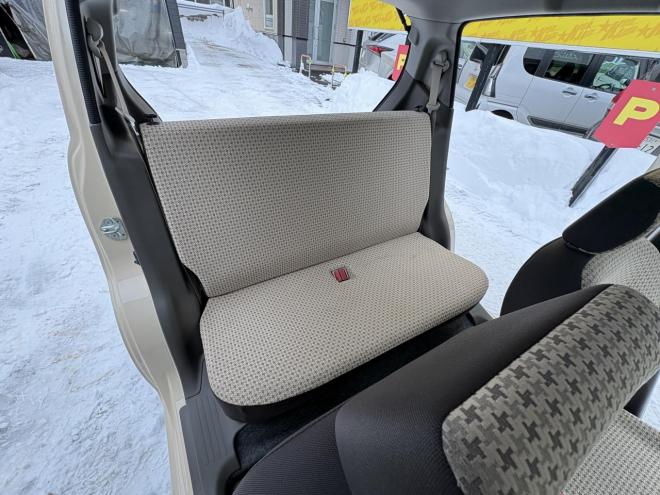 アルトALTO 4WD F 禁煙車　管理車両　寒冷地　４速オートマキーレス　アルミホイル　新品スタットレスタイヤ　DVDデスプレイオーディオ　キーレス　2検　エンジンオイル交換・オイルエレメント交換　エンスタ 4WD 660 5Dr