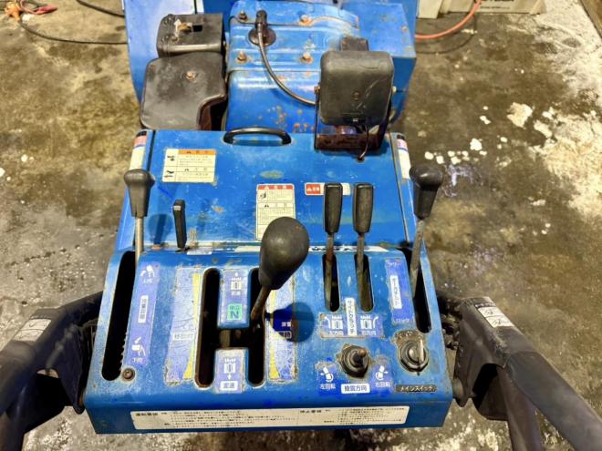 除雪機即納！ヤマハ YT1190E 11馬力家庭用除雪機 軽整備済