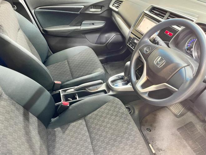 フィット13G Fパッケージ 4WD 5年保証 スマキー ナビTV ETC 夏冬タイヤ 寒冷地仕様 禁煙 車検整備2年付