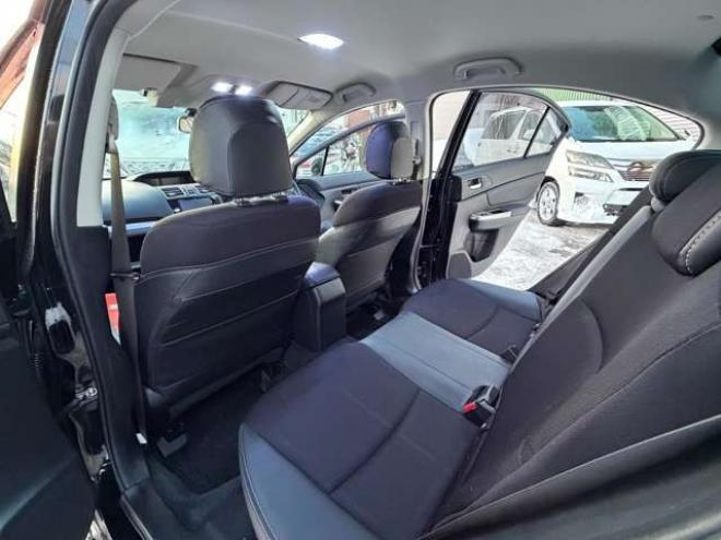 インプレッサG4 2.0 i-S アイサイト 4WD　ETC　ナビ　バックカメラ　電動シート　クルーズコントロール　ABS　横滑り防止装置　レーンキープアシスト　キーレス　パワステ　パワーウィンドウ　アルミホイール　電動シート　衝突被害軽減ブレーキ 2000