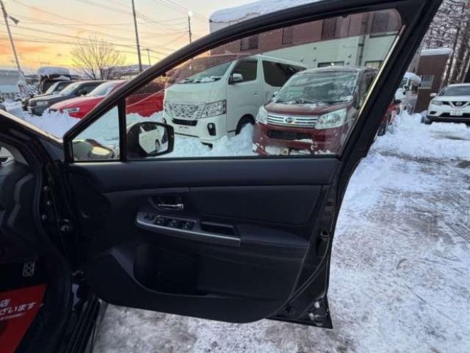 インプレッサG4 2.0 i-S アイサイト 4WD　ETC　ナビ　バックカメラ　電動シート　クルーズコントロール　ABS　横滑り防止装置　レーンキープアシスト　キーレス　パワステ　パワーウィンドウ　アルミホイール　電動シート　衝突被害軽減ブレーキ 2000