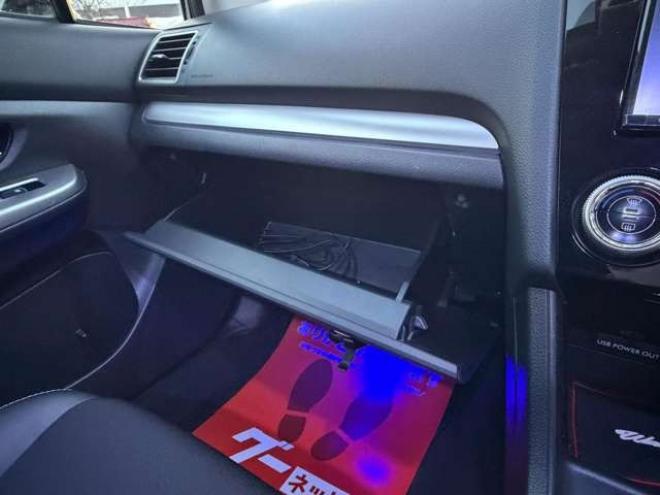 インプレッサG4 2.0 i-S アイサイト 4WD　ETC　ナビ　バックカメラ　電動シート　クルーズコントロール　ABS　横滑り防止装置　レーンキープアシスト　キーレス　パワステ　パワーウィンドウ　アルミホイール　電動シート　衝突被害軽減ブレーキ 2000