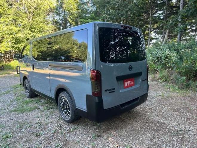 キャラバンNV350 2.5 プレミアムGX ロングボディ ディーゼルターボ 4WD　ABS　衝突軽減ブレーキ　横滑防止装置　盗難防止装置　エアコン　パワステ　パワーウィンドウ　キーレス　片側スライドドア　フォグランプ　ETC　エアバッグ　オリジナル全塗装アンビルグレー　フロントグリル 2500