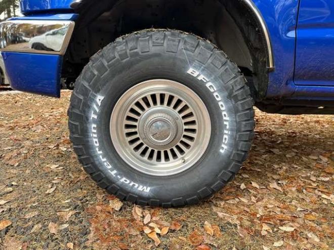 ハイラックスサーフ2.7 SSR-X パッケージオプションA 4WD　ナローボディ　リフトアップ　グリル　グッドリッチAW　パワステ　パワーウィンドウ　ABS　キーレス 2700