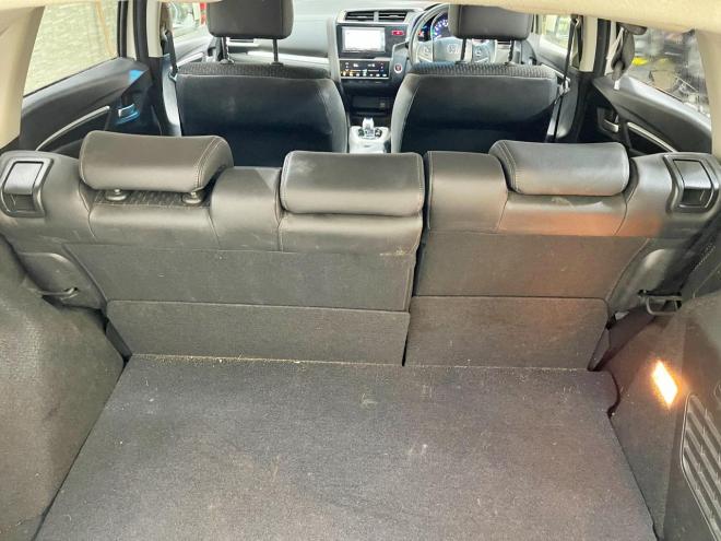 フィット1.5ハイブリッドLパッケージ 4WD 5年保証 スマキー ナビ Bカメ クルコン 寒冷地仕様 禁煙 車検整備2年付 修復歴無