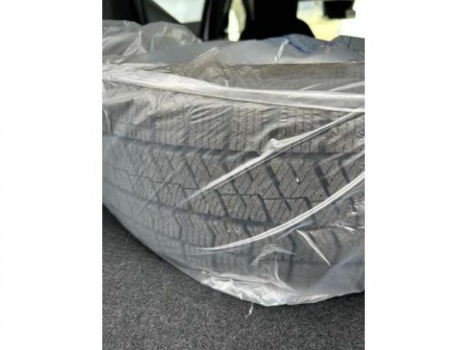 フィット1.5 e:HEV ベーシック 4WD　e-HEV クルーズコントロール　レーンキープ　冬タイヤセット付 1500