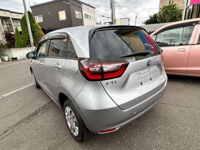 フィット1.5 e:HEV ベーシック 4WD　e-HEV クルーズコントロール　レーンキープ　冬タイヤセット付 1500