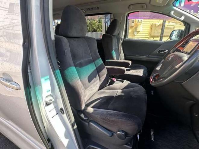 ヴェルファイア2.4 Z プラチナセレクション 4WD　両側パワースライドドア　HDDナビ　フルセグTV　バックモニター　プッシュスタート　横滑り防止装置　コーナーセンサー　パワーバックドア　純正アルミホイール　純正エンンジンスターター 2400