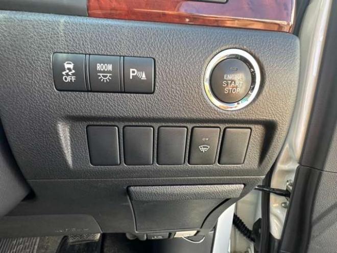 ヴェルファイア2.4 Z プラチナセレクション 4WD　両側パワースライドドア　HDDナビ　フルセグTV　バックモニター　プッシュスタート　横滑り防止装置　コーナーセンサー　パワーバックドア　純正アルミホイール　純正エンンジンスターター 2400