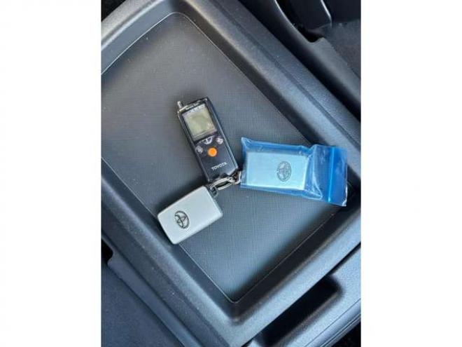 ヴェルファイア2.4 Z プラチナセレクション 4WD　両側パワースライドドア　HDDナビ　フルセグTV　バックモニター　プッシュスタート　横滑り防止装置　コーナーセンサー　パワーバックドア　純正アルミホイール　純正エンンジンスターター 2400