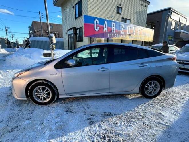 プリウス1.8 S E-Four 4WD　ナビ　TVバックモニター 1800