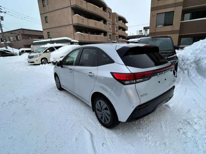 ノート1.2 S FOUR 4WD　ブレーキサポート　車線逸脱警報　バックモニター　コーナーセンサー　フロントモニター　サイドモニター 1200