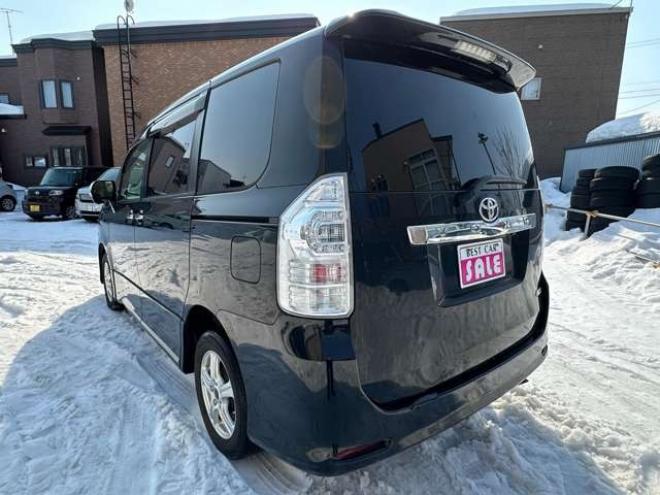 ヴォクシー2.0 ZS 4WD　両側パワースライドドア　プッススタート 2000