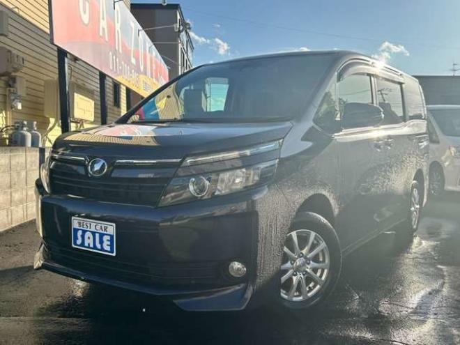 ヴォクシー2.0 X 4WD　電動スライドドア　冬タイヤセット　ドラレコ　アクセル踏み間違い防止装置 ナビTVバックモニター 2000