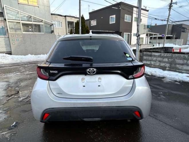 ヤリス1.5 X 4WD　衝突安全ボディー　オートライト　ナビバックモニター　ETC　衝突軽減ブレーキシステム　　レーンアシスト 1500