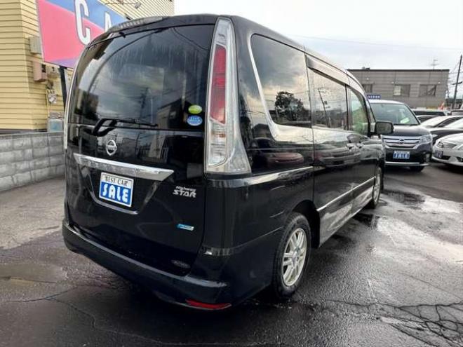 セレナ2.0 ハイウェイスター Vセレクション 4WD　両側ワンタッチオートスライドドア　ETC 2000