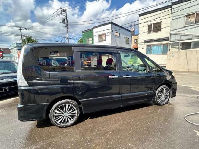 セレナ2.0 ライダー ブラックライン 4WD　 2000