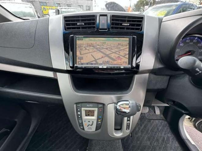 ステラカスタムR スマートアシスト 4WD　社外ナビ　地デジ　エコアイドル　プッシュスタート　横滑り防止装置　衝突軽減ブレーキ　社外アルミホイール夏 660