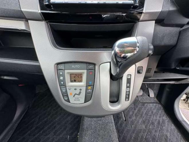 ステラカスタムR スマートアシスト 4WD　社外ナビ　地デジ　エコアイドル　プッシュスタート　横滑り防止装置　衝突軽減ブレーキ　社外アルミホイール夏 660